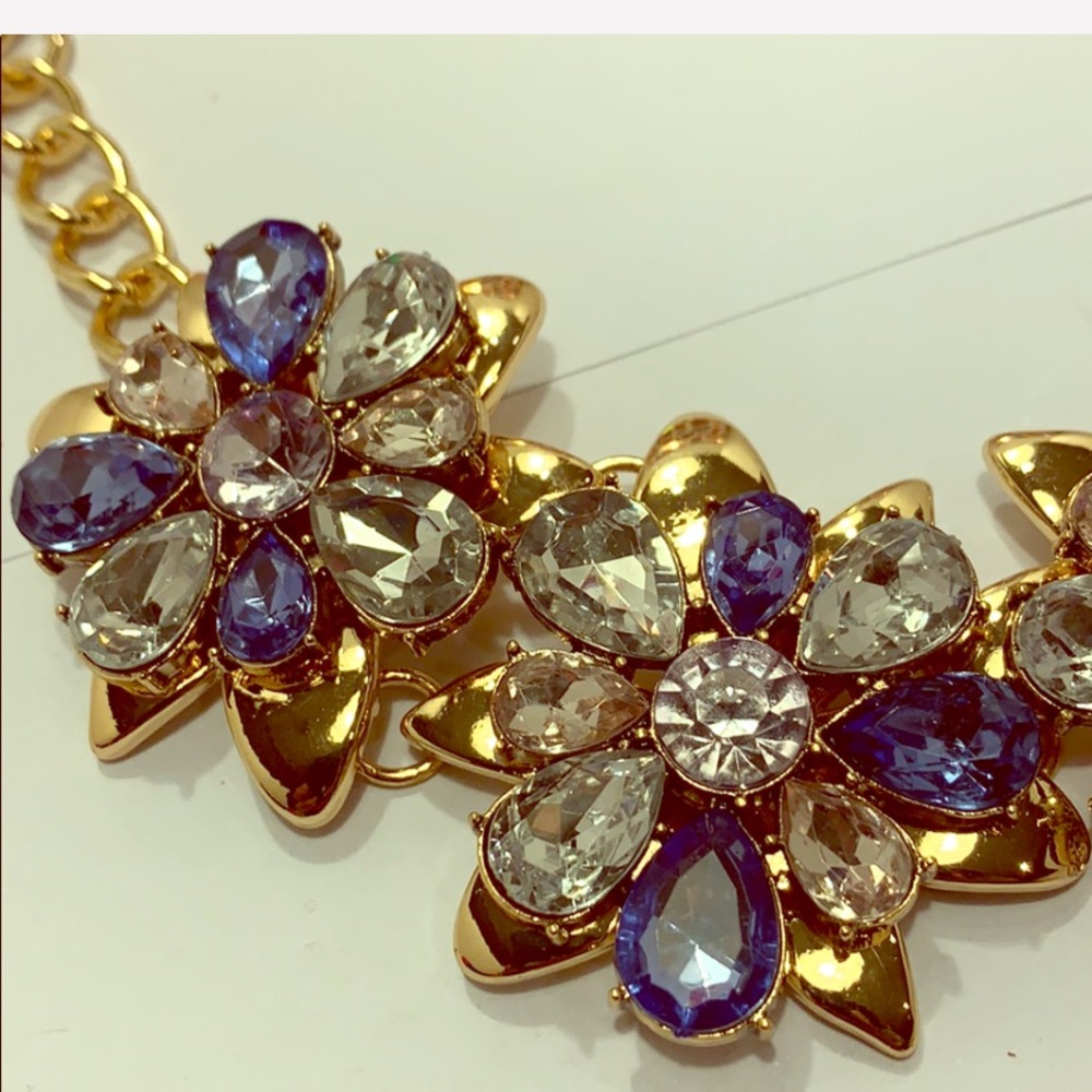 NEW/ NWOT SUGARFREE Floral Gold Tone Necklace - Picture 6 of 8
